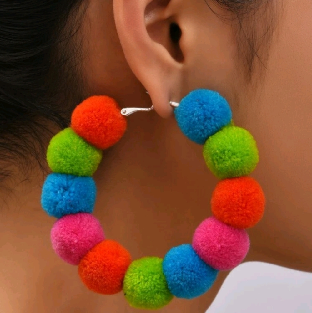 Pom pom hoop earrings